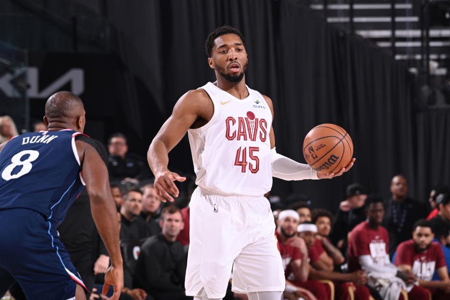 [图]NBA-米切尔29分9助攻 骑士客场轻松战胜快船