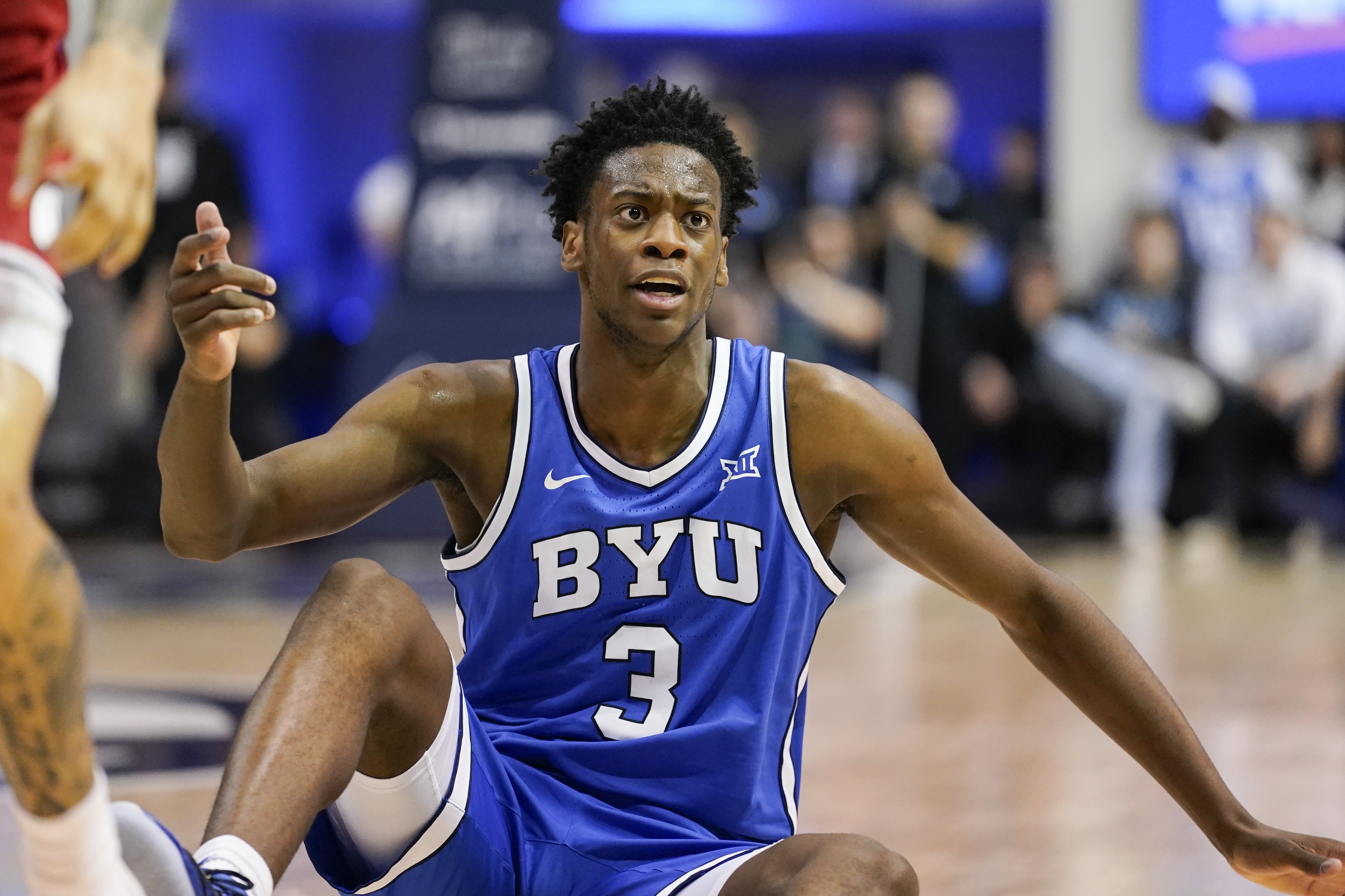 B体育官方网站-状元最大热门可能不参选？AJ·迪班萨：妈妈希望我先拿到学位